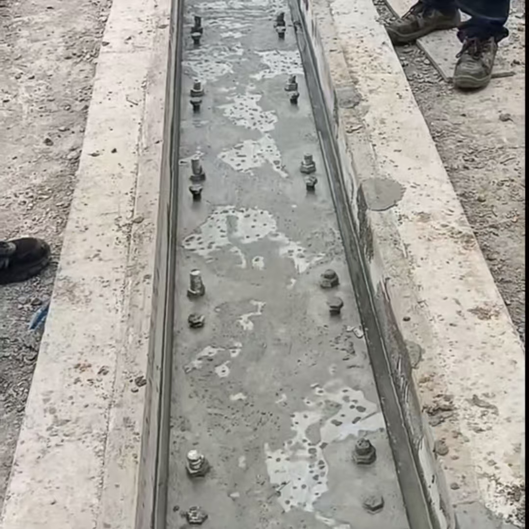 衢州港口码头起重机龙门吊重型机械设备稳固用早强快凝轨道胶泥